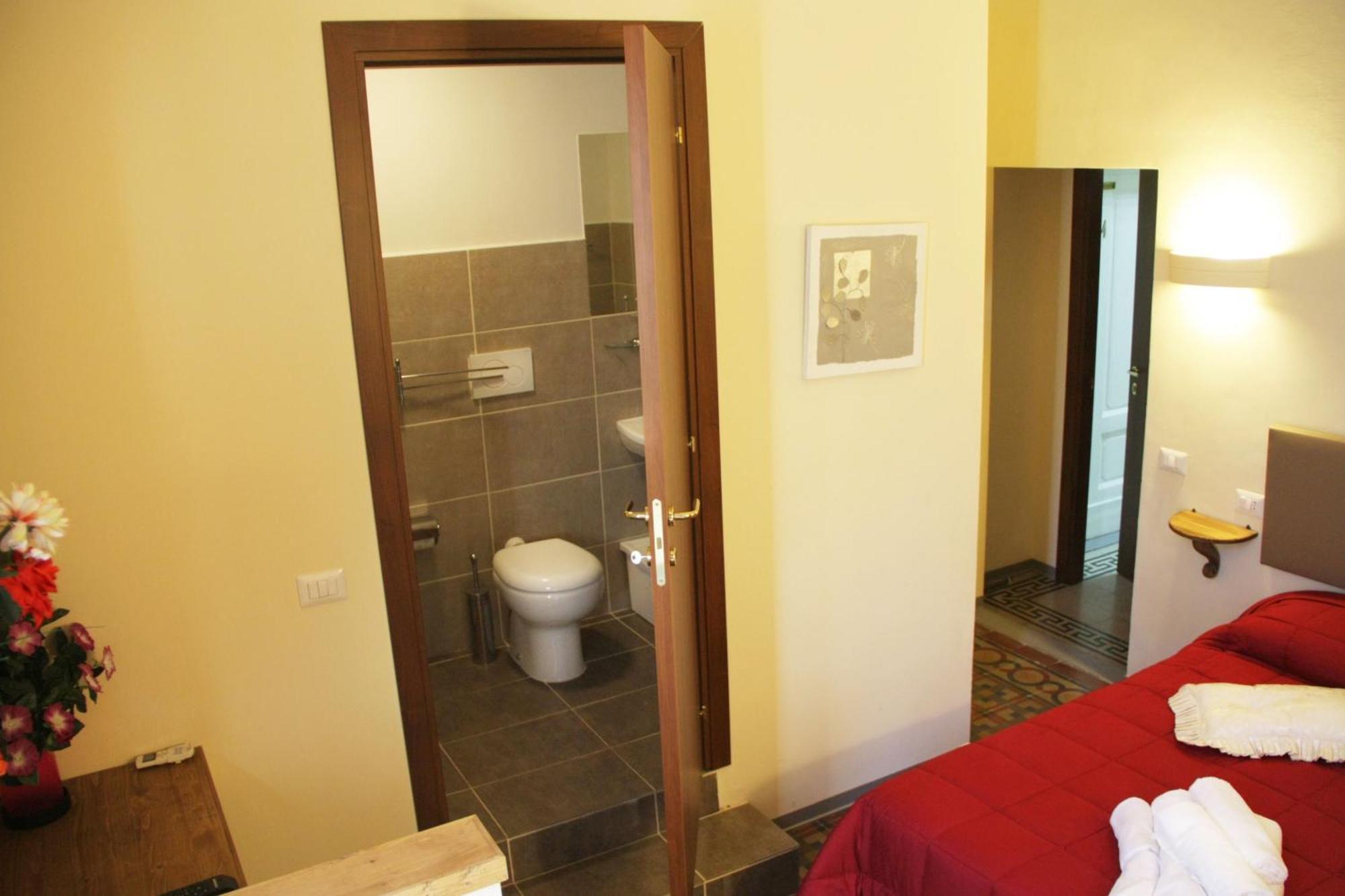 Basic Double Room
